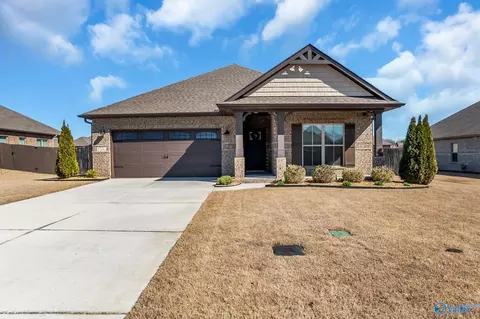 17232 Calcite Dr, Athens, AL 35613