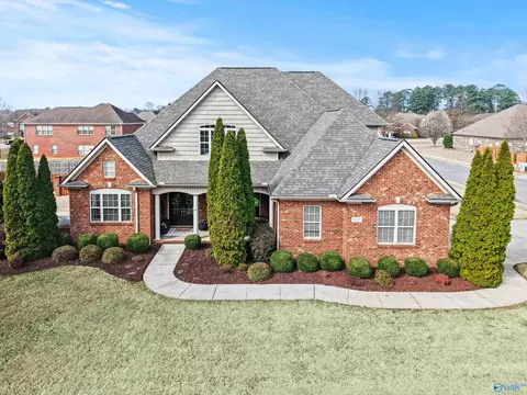107 Meadowglen Dr, Madison, AL 35757