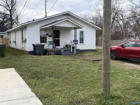 1104 Oshaughnessy Ave, Huntsville, AL 35801