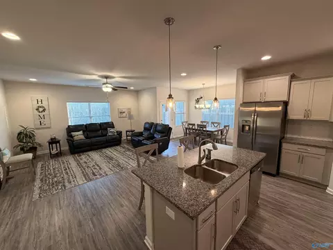 626 Magnolia Place Ln, Hartselle, AL 35640