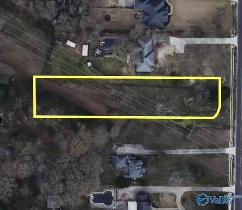 2227 Shady Grove Ln, Decatur, AL 35603