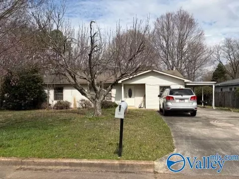 2004 13th St, Decatur, AL 35601