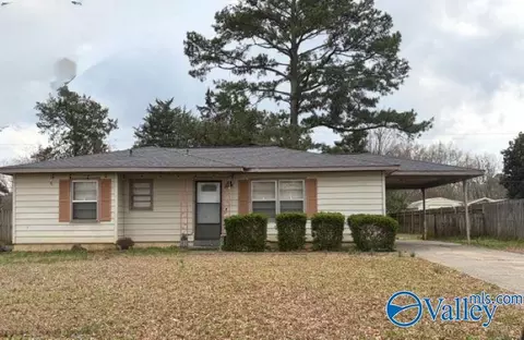 2221 Harrison St, Decatur, AL 35601