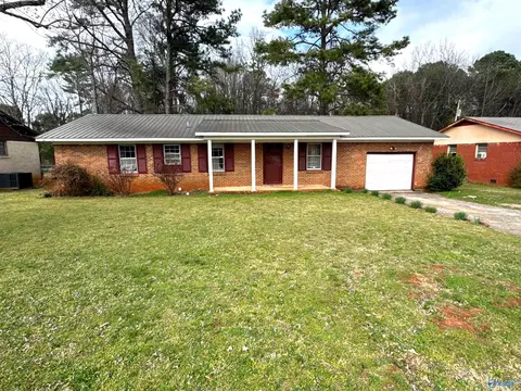 1226 Thomas Dr, Decatur, AL 35601