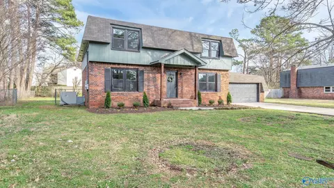 1925 Edenton Dr, Huntsville, AL 35803