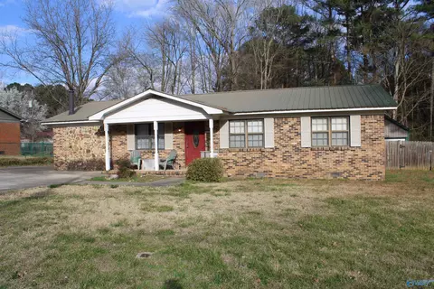 240 Hampton Rd, Hartselle, AL 35640