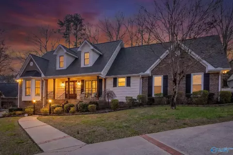 5501 Cedar Mill Dr, Guntersville, AL 35976