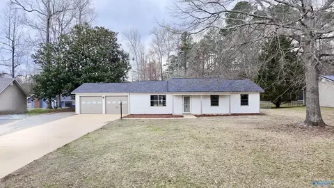1025 Jones St, Albertville, AL 35950