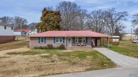 125 6th St, Red Bay, AL 35582