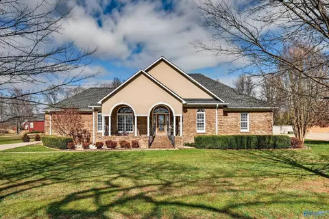 19 Hancock Rd, Fayetteville, TN 37334