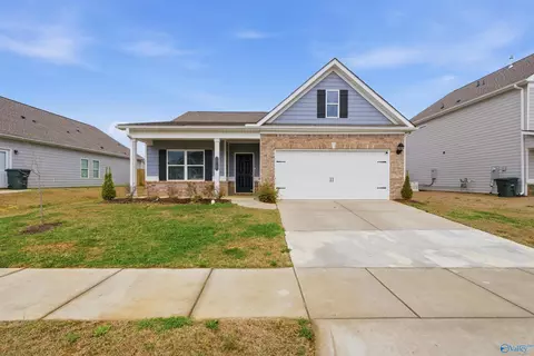 30107 Plantation Park Dr, Harvest, AL 35749