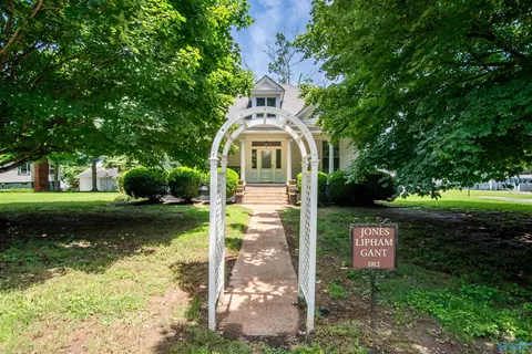25374 Children St, Elkmont, AL 35620
