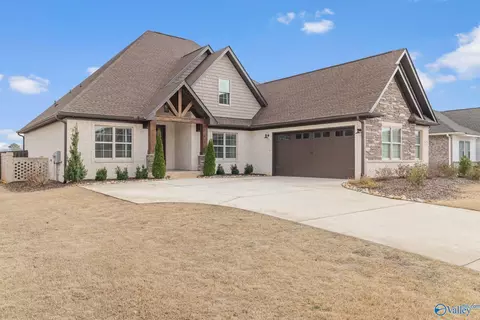 16776 Colton Ln, Athens, AL 35613