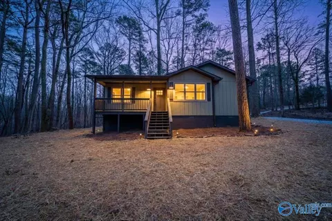 319 Laurel Ln, Gurley, AL 35748