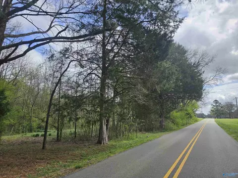 302 Camilla Dr, Union Grove, AL 35175