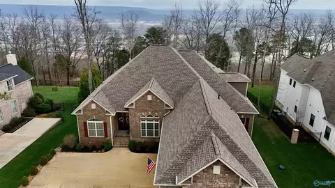 25 Ridge Bluff Cir, Huntsville, AL 35803
