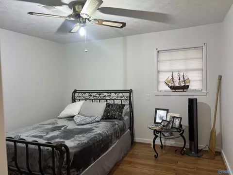 Bedroom - 335 Lakeside Dr, Centre, AL 35960 photo 3 of 7