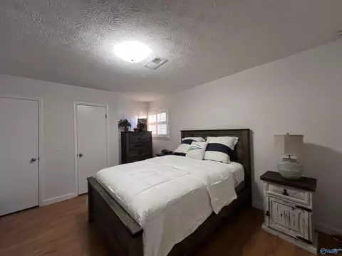 Bedroom - 335 Lakeside Dr, Centre, AL 35960 photo 2 of 7