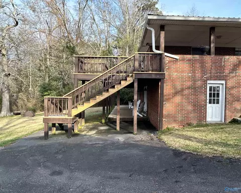 Exterior - 335 Lakeside Dr, Centre, AL 35960 photo 2 of 8