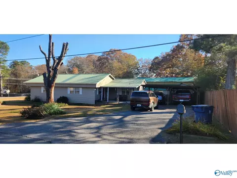17 Stanfield Dr, Albertville, AL 35951