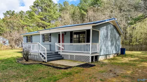 144 Lucy Ln, Albertville, AL 35950