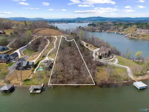 22 Cumberland Ct, Scottsboro, AL 35769