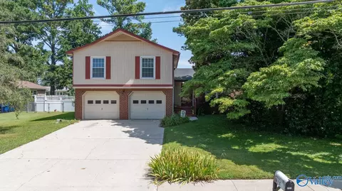 2103 Bideford Dr, Huntsville, AL 35803
