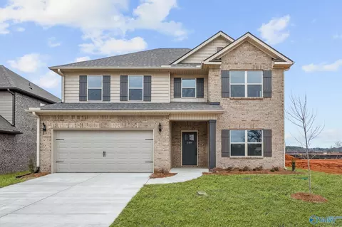135 Striker Ln, Harvest, AL 35749