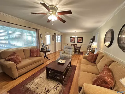 Living - 607 E Riverview Dr, Gadsden, AL 35903 photo 5 of 5