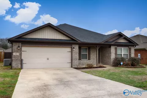 102 Hulsey Ln, Toney, AL 35773