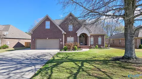 4804 SE Tomahawk Trl, Decatur, AL 35603
