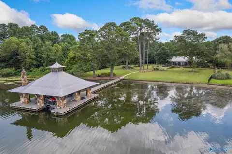 3424 Creek Path Rd, Guntersville, AL 35976