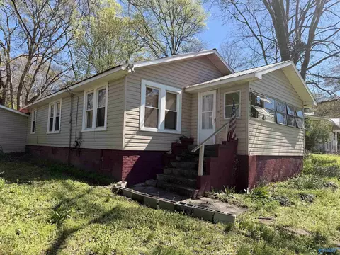 106 W Kyle Pl, Gadsden, AL 35904