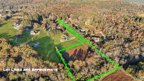 2637 Chapel Hill Rd, Decatur, AL 35603