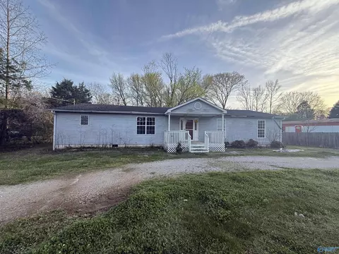 886 Plummer Rd, Huntsville, AL 35806