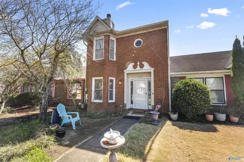 415 Autumnwood Dr, Decatur, AL 35601