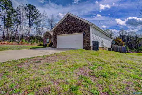 964 Joan Ln, Killen, AL 35645 photo 2