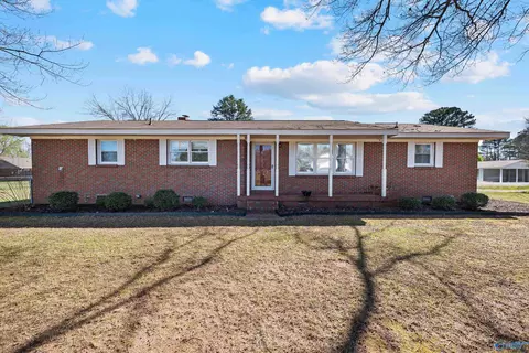 639 Vaughn Bridge Rd, Hartselle, AL 35640