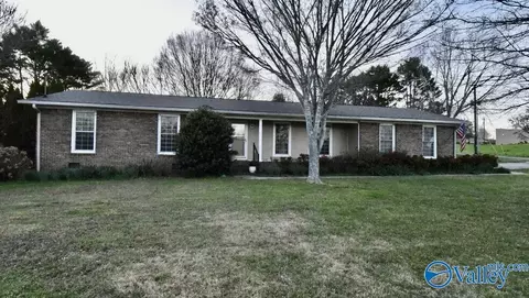 3400 Sorter Dr, Guntersville, AL 35976