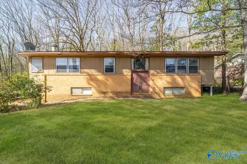 612 Mountain Gap Dr, Huntsville, AL 35803