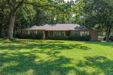 222 Dee Ann Rd, Trinity, AL 35673
