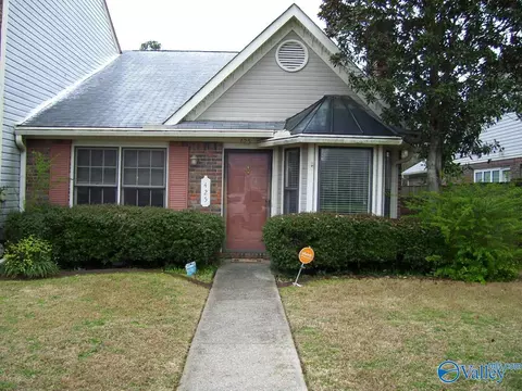425 Autumnwood Dr, Decatur, AL 35601