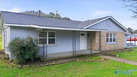 3513 Hideaway Dr, Guntersville, AL 35976