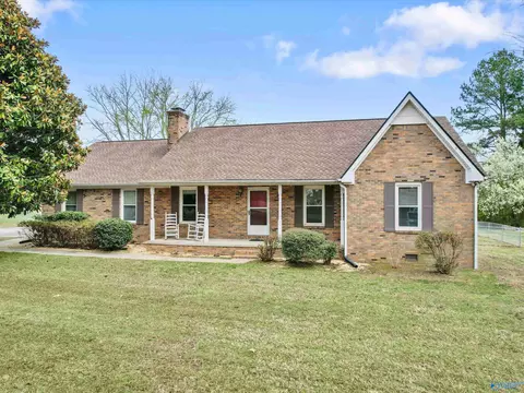 19130 E Limestone Rd, Athens, AL 35613