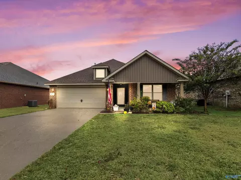 83 Olde Dogwood Trl, Decatur, AL 35603