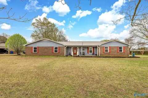 520 Kimberly Dr, Albertville, AL 35950