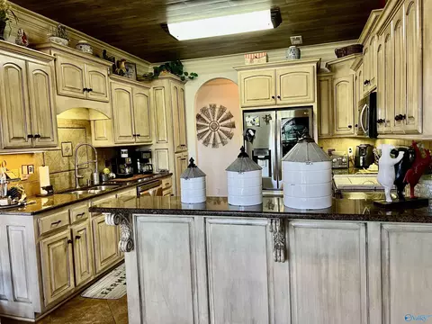Kitchen - 94 Owensby Way, Trinity, AL 35673 photo 5 of 7