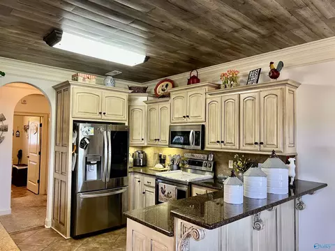 Kitchen - 94 Owensby Way, Trinity, AL 35673 photo 2 of 7