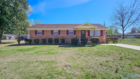 1500 Buchanan St, Athens, AL 35611