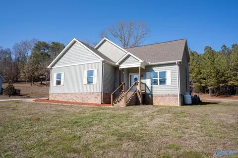 185 Bell Dr, Trenton, GA 30752